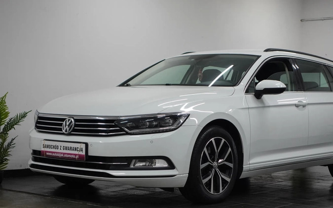 Volkswagen Passat cena 55900 przebieg: 158759, rok produkcji 2015 z Golina małe 781